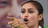সাংবাদিকদের থেকে নিজের এলাকার খবর নিলেন মিমি